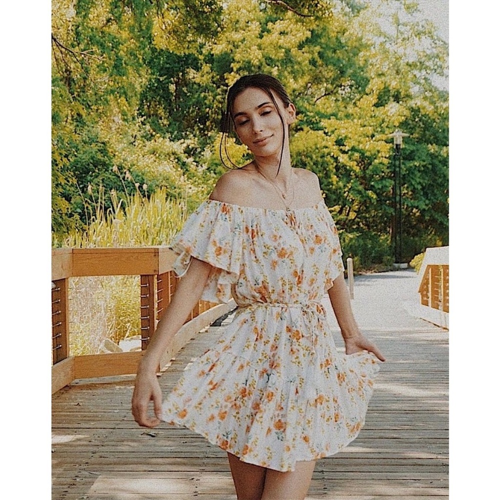 🎈3/$25🎈Cupcakes and Cashmere Off Shoulder Mini Dress
